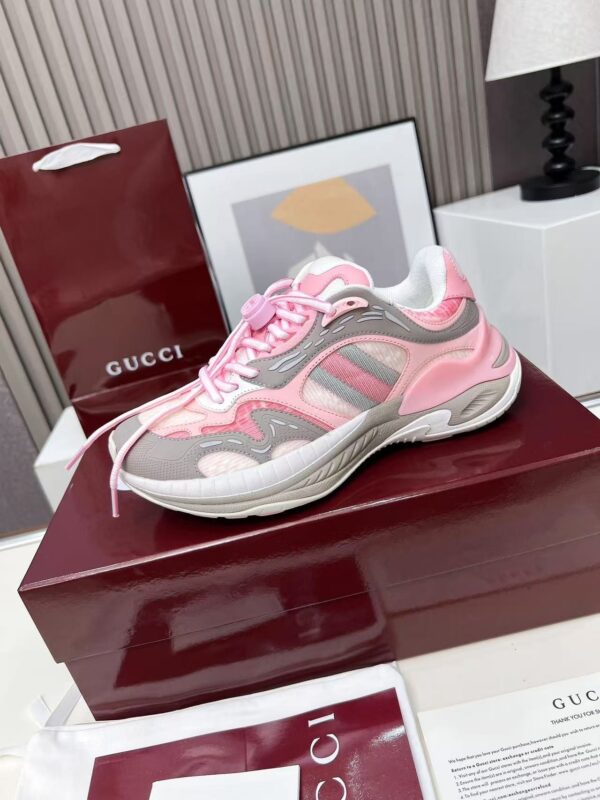 sy_no_FE777B7EC5270670504E80981594FEEA_4 Gucci Tech/Retro Runner Sneaker in Pink & Grey – Pink / Grey