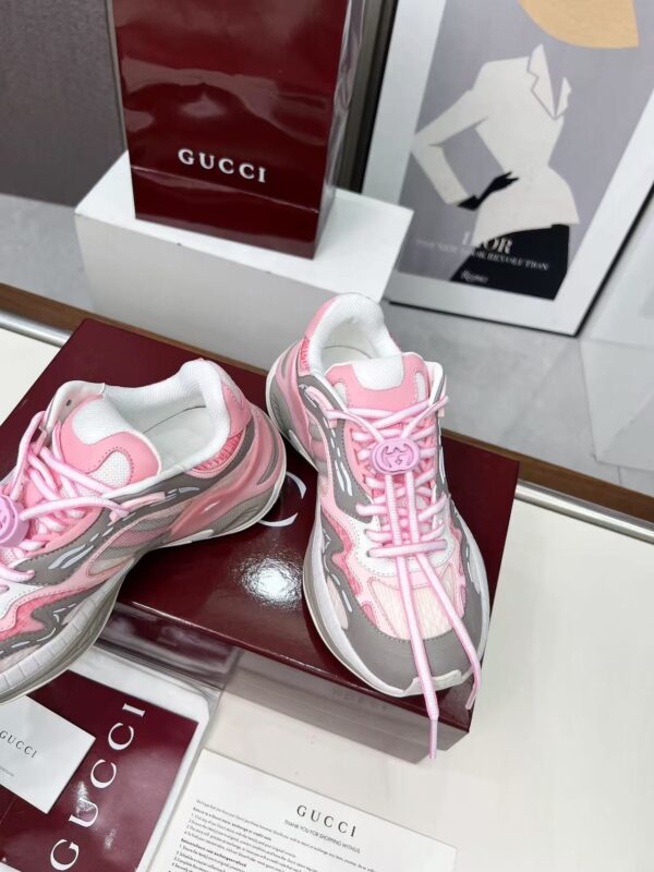 sy_no_FE777B7EC5270670504E80981594FEEA_5 Gucci Tech/Retro Runner Sneaker in Pink & Grey – Pink / Grey