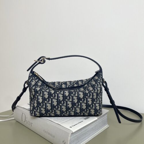 sy_no_FEB373DF9A692FA2BCA6FD839E48652C_0 Nomad Lunch Box Bag – Signature Monogram