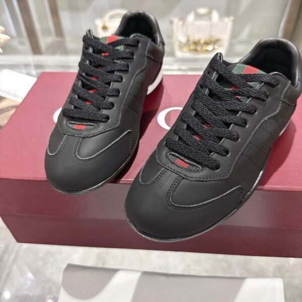 Gucci Black Leather Low-Top Sneaker with Green/Red Web Tag