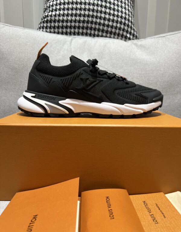 sy_no_FF914FD7DF02D01C6498EE95782D29C3_1 Black Technical Mesh Retro Dad Sneakers
