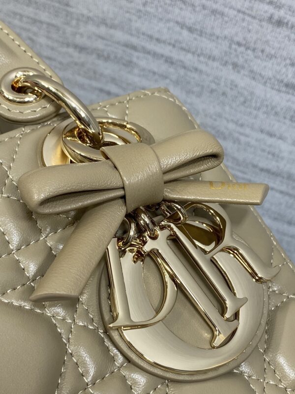 sy_no_FFBC861D7E1B18C8A1DC02B1C23ED8DD_2 Lady Four-Compartment Bow Bag