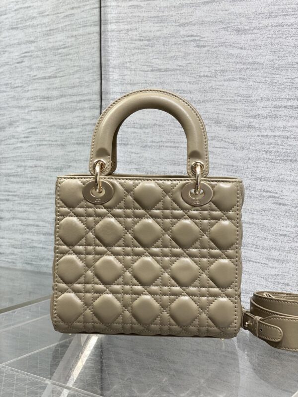 sy_no_FFBC861D7E1B18C8A1DC02B1C23ED8DD_4 Lady Four-Compartment Bow Bag