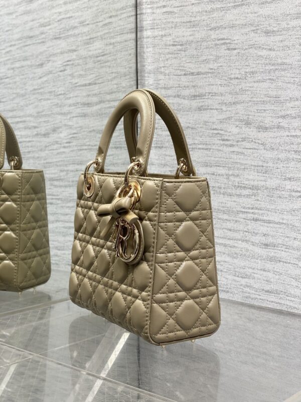 sy_no_FFBC861D7E1B18C8A1DC02B1C23ED8DD_5 Lady Four-Compartment Bow Bag