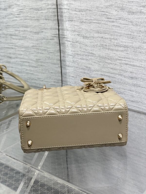 sy_no_FFBC861D7E1B18C8A1DC02B1C23ED8DD_6 Lady Four-Compartment Bow Bag