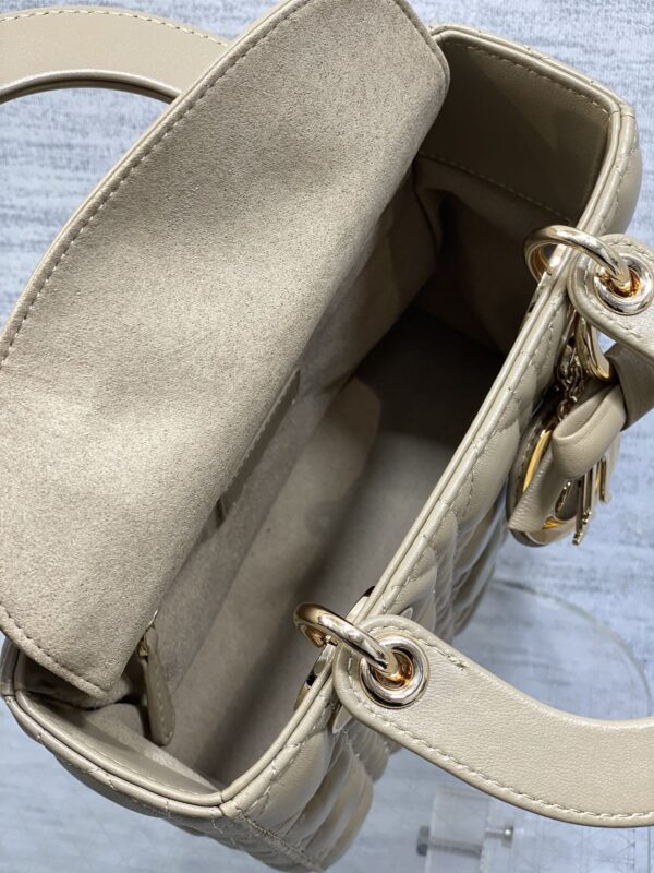 sy_no_FFBC861D7E1B18C8A1DC02B1C23ED8DD_7 Lady Four-Compartment Bow Bag