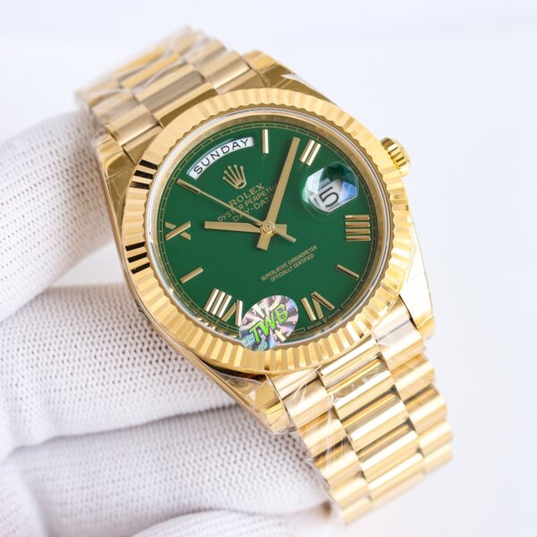 sy_no_008F2DD0E7BC8FA089941C18903D11B1_1 ROLEX Rolex Dog Tooth Ring Week Calendar Automatic Mechanical Movement Date/Week Display Waterproof Men's Watch Swiss Watch Green Dial Platinum Case