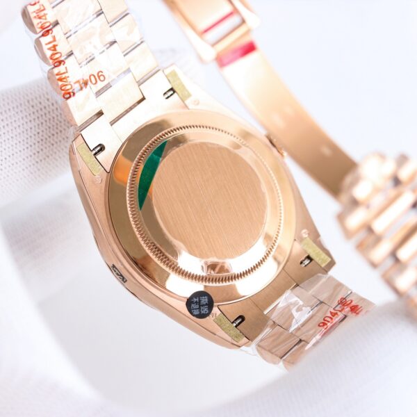 sy_no_008F2DD0E7BC8FA089941C18903D11B1_7 ROLEX Rolex Dog Tooth Ring Week Calendar Automatic Mechanical Movement Date/Week Display Waterproof Men's Watch Swiss Watch Green Dial Platinum Case