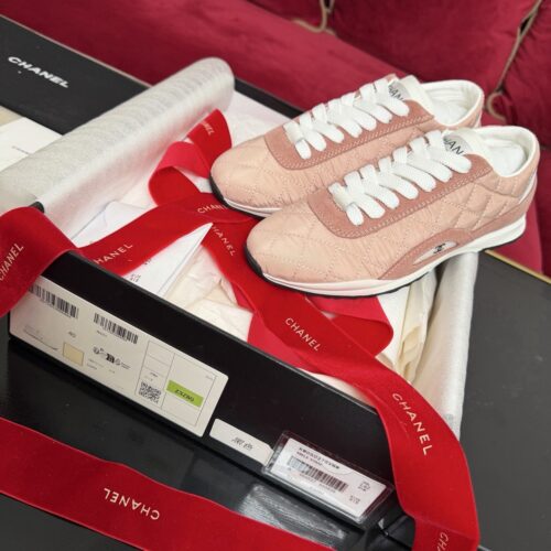 sy_no_017BA1962238ABFAB7FE2631D8A1BBC2_0 Chanel Quilted Nylon & Suede Retro Trainer Pink-Quilted-Nylon-Suede