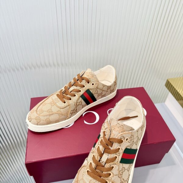 sy_no_086FC08A1A5F93AA74EEA9C0072F37FD_4 Gucci GG Supreme Canvas Sneaker with Web Stripe