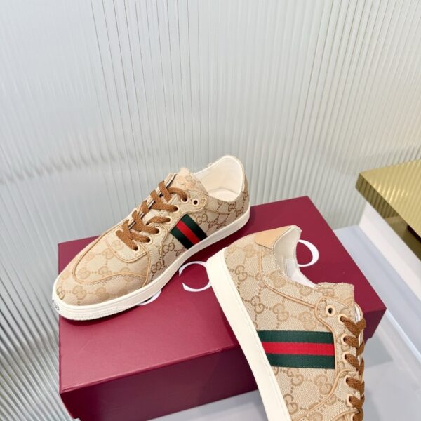 sy_no_086FC08A1A5F93AA74EEA9C0072F37FD_5 Gucci GG Supreme Canvas Sneaker with Web Stripe