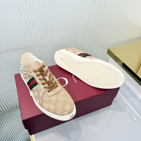 sy_no_086FC08A1A5F93AA74EEA9C0072F37FD_7 Gucci GG Supreme Canvas Sneaker with Web Stripe