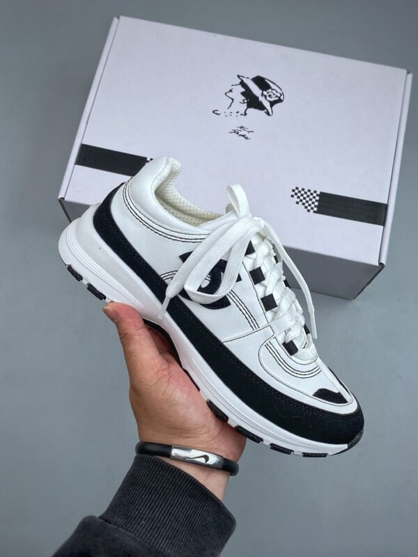 sy_no_0958598B684D7CD1E215E40C8890385B_0 Chanel White-Black Mixed-Material Low-Top Sneaker with Suede and CC Logo