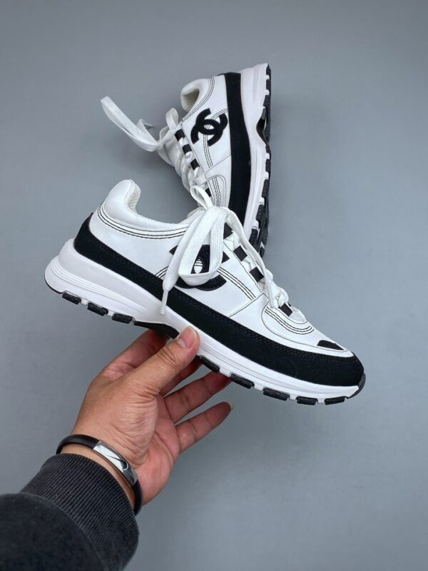 sy_no_0958598B684D7CD1E215E40C8890385B_3 Chanel White-Black Mixed-Material Low-Top Sneaker with Suede and CC Logo