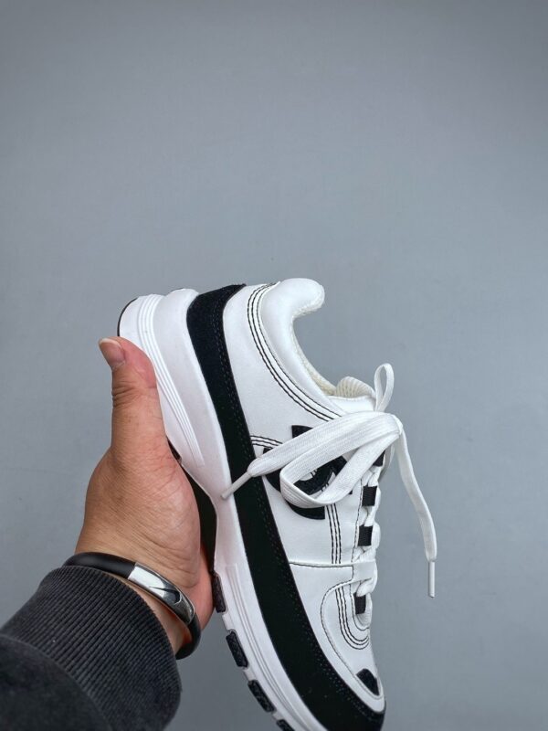 sy_no_0958598B684D7CD1E215E40C8890385B_5 Chanel White-Black Mixed-Material Low-Top Sneaker with Suede and CC Logo