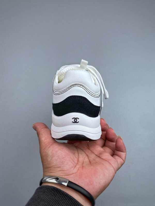 sy_no_0958598B684D7CD1E215E40C8890385B_6 Chanel White-Black Mixed-Material Low-Top Sneaker with Suede and CC Logo
