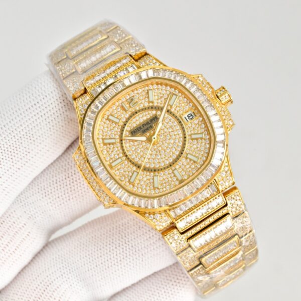 Patek Philippe Sporty Elegance NAUTILUS Series Nautilus Automatic Mechanical Movement Women's Watch Swiss Watch Gold Dial