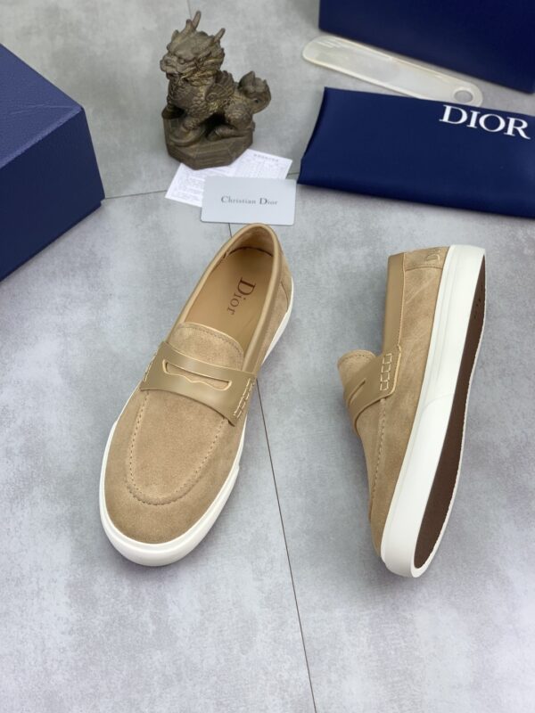 sy_no_0BACD089A690520C64AAB6B8A4D52816_2 Dior Camel Suede Penny Loafer