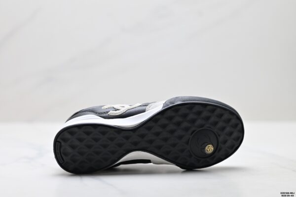 sy_no_0C950A3BD7017281AD1B51390064F5FC_8 Chanel Black and White Quilted Leather Low-Top Sneaker with Suede Cap-Toe and CC Logo