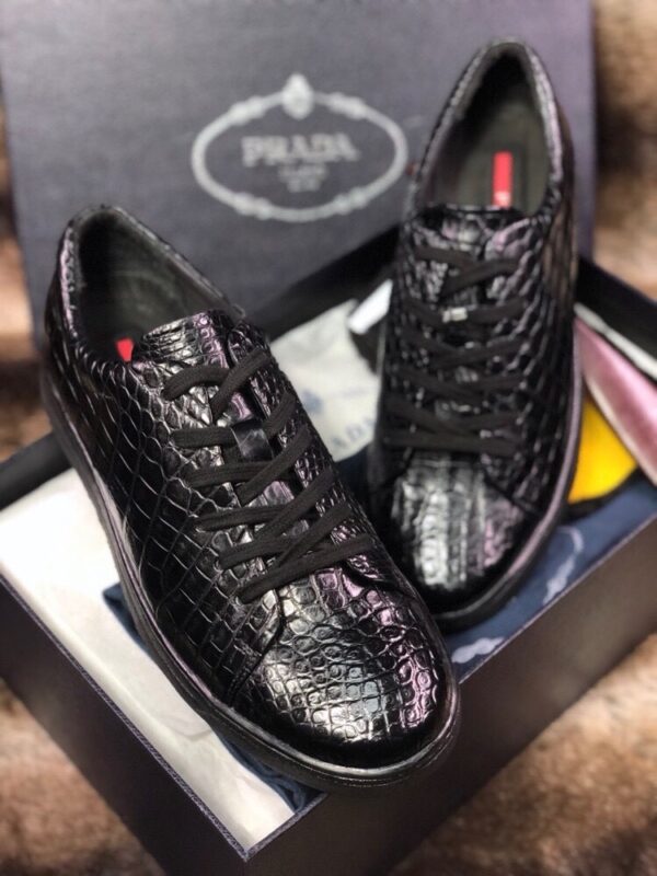 sy_no_0F396EE2C87DB84394A122648BF048D6_7 Prada Black Glossy Croc-Embossed Leather Low-Top Sneaker