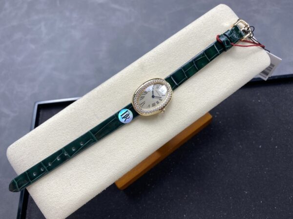 Cartier bathtub series quartz movement 30 meter waterproof women's watch Swiss watch 31.4 * 23.09mm beige dial