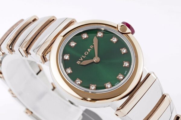 BVLGARI LVCEA watch with quartz movement and stainless steel strap