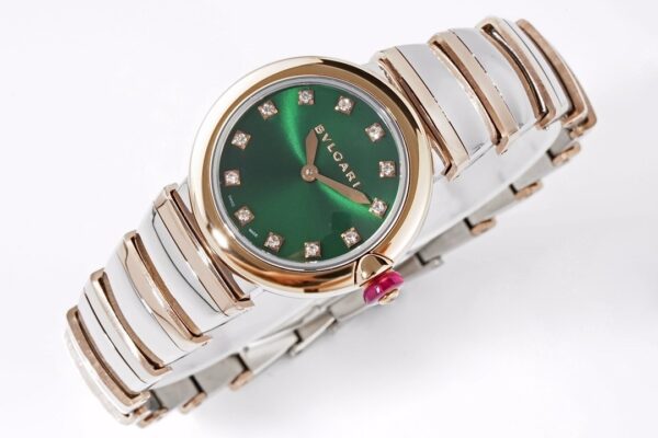 BVLGARI LVCEA watch with quartz movement and stainless steel strap