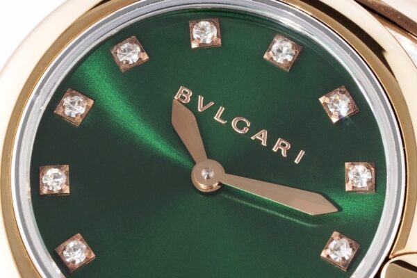 BVLGARI LVCEA watch with quartz movement and stainless steel strap