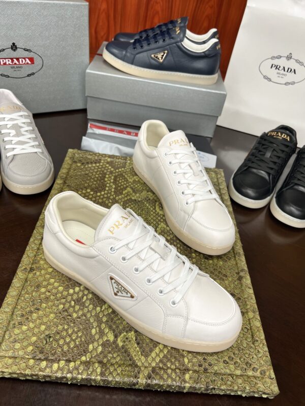 sy_no_136711FF87369E866713A53F55BA6C5C_8 Prada Off-White Leather Metal-Triangle Vulcanized-Sole Sneaker