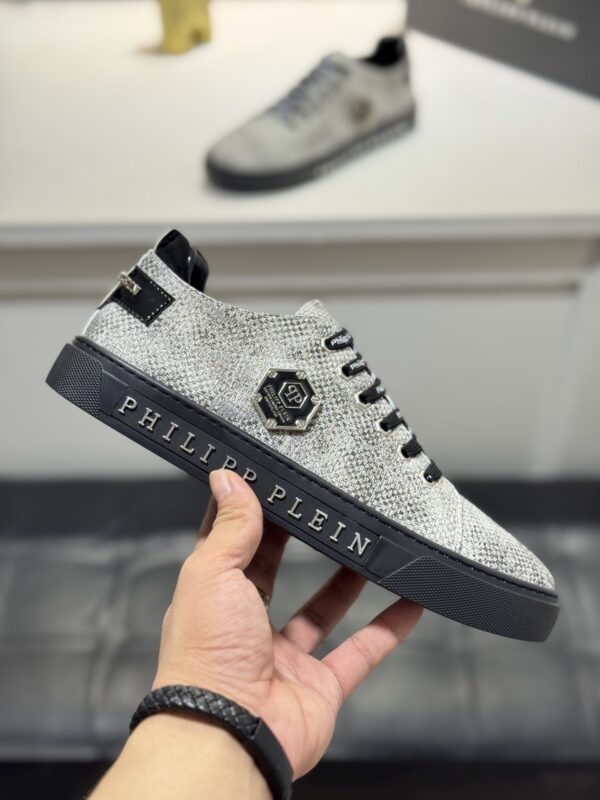 Philipp Plein Silver-Grey Crystal Hexagon-Logo Low-Top Sneaker