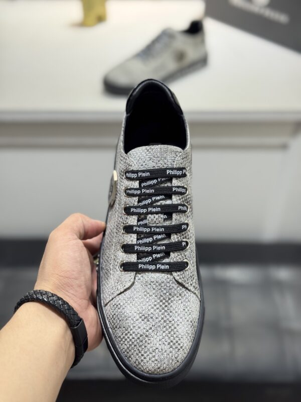 Philipp Plein Silver-Grey Crystal Hexagon-Logo Low-Top Sneaker