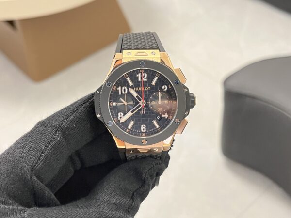 sy_no_1676EE134630D0E51BEC17151D0FEE65_0 HUBLOT Automatic Mechanical Movement Black Dial 18k King Gold Case Rubber Strap