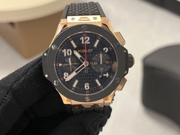 sy_no_1676EE134630D0E51BEC17151D0FEE65_1 HUBLOT Automatic Mechanical Movement Black Dial 18k King Gold Case Rubber Strap