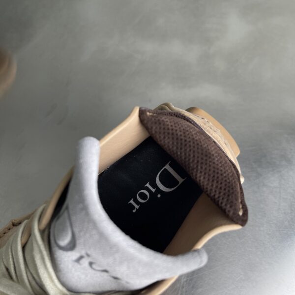 sy_no_19F7484BFA1552F6ADC0FA5F10AB3ECD_7 Dior Beige-Brown Suede Mesh Mid-Top Sneaker