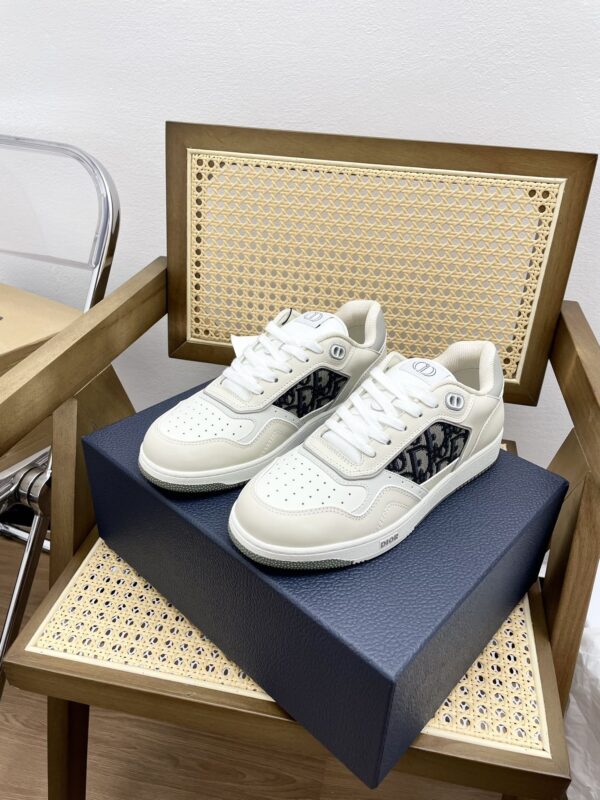 sy_no_1B926F5657BCFE3D39B531E9704BBDBC_2 Dior Off-White Leather Oblique Patch Low Sneaker