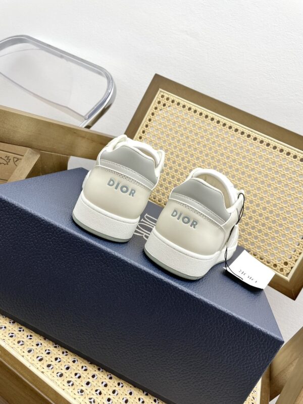 sy_no_1B926F5657BCFE3D39B531E9704BBDBC_4 Dior Off-White Leather Oblique Patch Low Sneaker