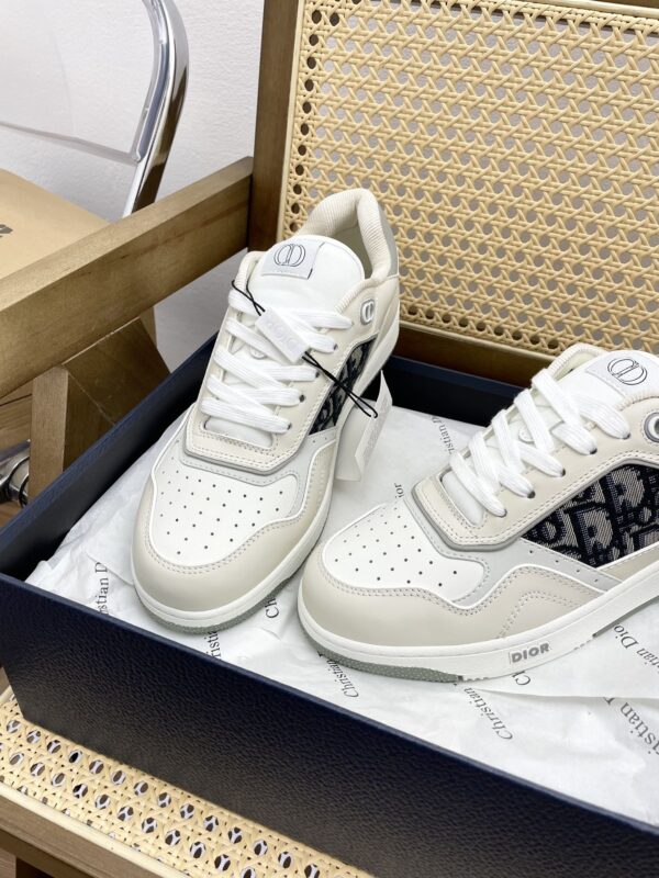 sy_no_1B926F5657BCFE3D39B531E9704BBDBC_8 Dior Off-White Leather Oblique Patch Low Sneaker