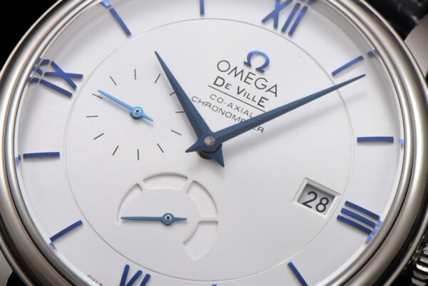 Omega Disc Fly series elegant automatic mechanical movement casual calendar men's watch Swiss watch 39.5mm