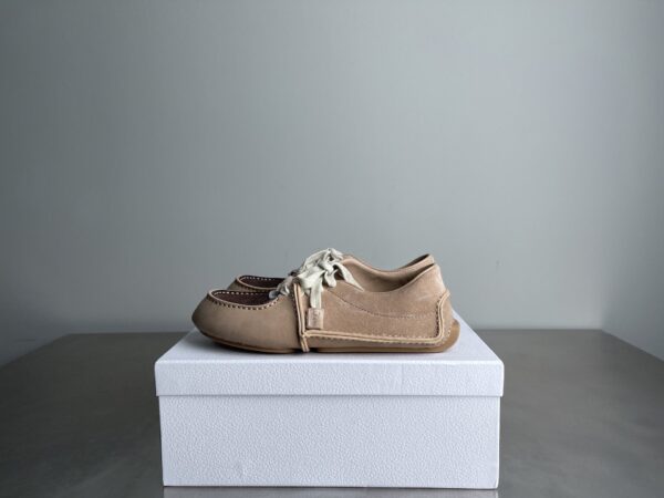 sy_no_1F567475C1E8C607C379AFB90C9D6D5D_0 Dior Taupe Suede Lace-Up Mary Jane Flat