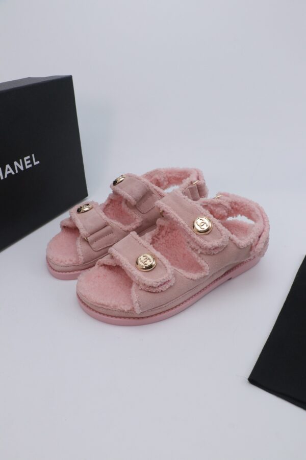 Chanel Shearling Sandal Baby-Pink
