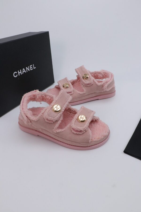 Chanel Shearling Sandal Baby-Pink