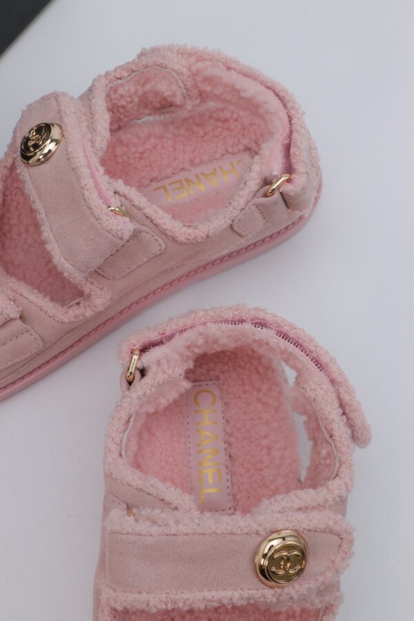 Chanel Shearling Sandal Baby-Pink