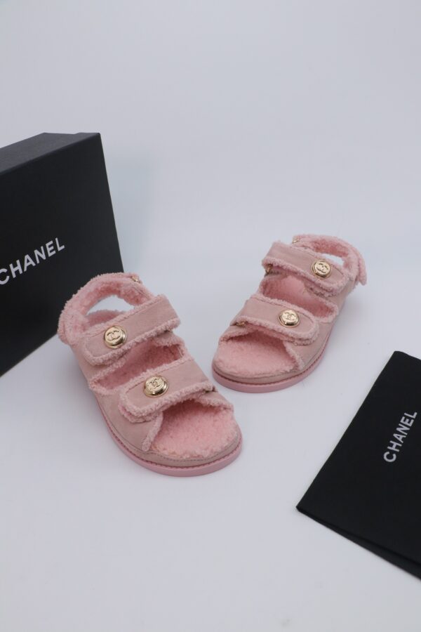 Chanel Shearling Sandal Baby-Pink