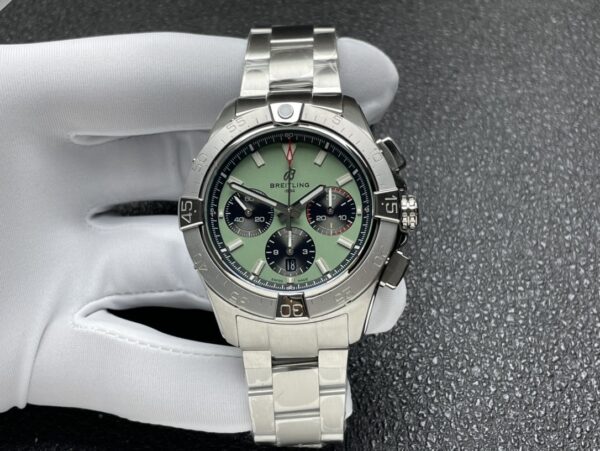 BREITLING Breitling Avenger series automatic mechanical movement men's watch Swiss watch 44mm green dial