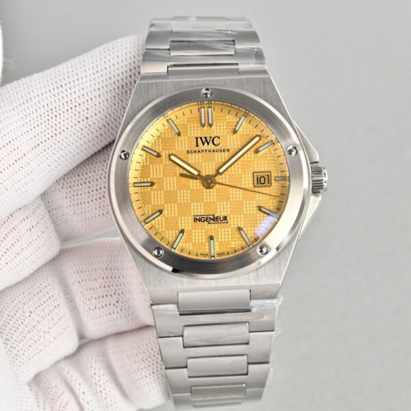 sy_no_26E7F7412469293F3C6153F8D75AB4FD_3 IWC Engineer Series Automatic Mechanical Movement Waterproof Men's Watch Swiss Watch Green Dial