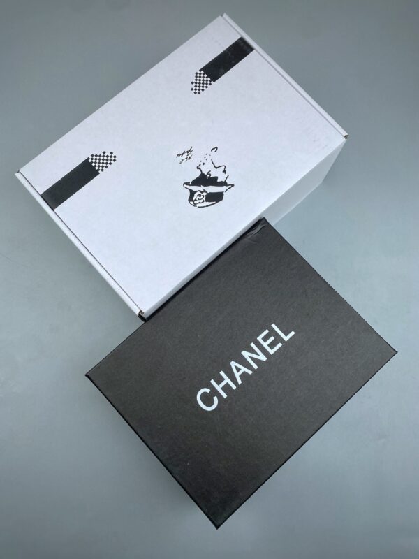 sy_no_2842FA0017B6E4AFBFDE1F9242B8EA3A_2 Chanel White-Beige Mixed-Material Low-Top Sneaker with Suede and CC Logo