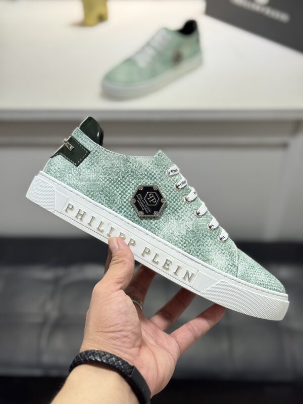 sy_no_296018801B8FCDD472B5D2EC89A7E411_3 Philipp Plein Mint Green Crystal Hexagon-Logo Low-Top Sneaker