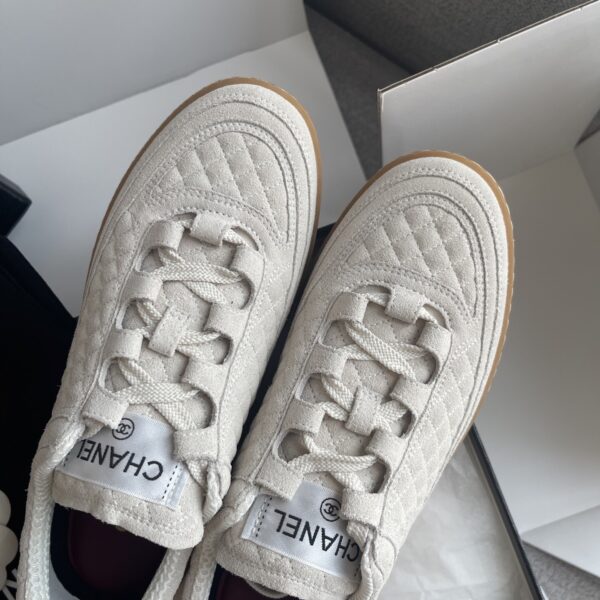 sy_no_2A9E31A44CC341CA626C5368612FB904_6 Chanel Beige Quilted Suede Low-Top Sneaker Beige-Quilted-Sneaker