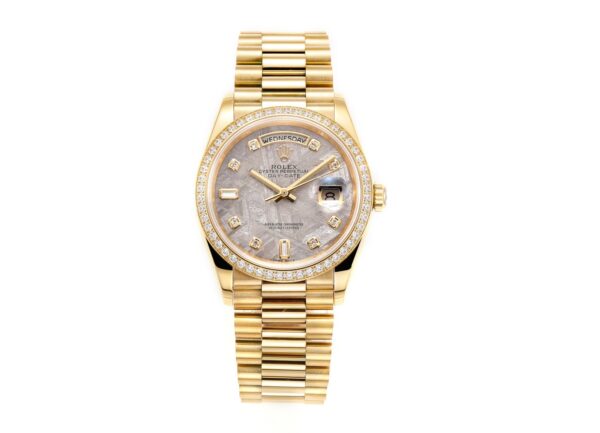 sy_no_2AC31B0F89AD43F7CEFE2578A6E84CF9_0 ROLEX Rolex with diamond studded K-gold calendar type automatic mechanical movement date display gold dial