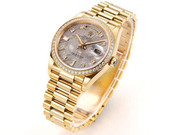 sy_no_2AC31B0F89AD43F7CEFE2578A6E84CF9_2 ROLEX Rolex with diamond studded K-gold calendar type automatic mechanical movement date display gold dial